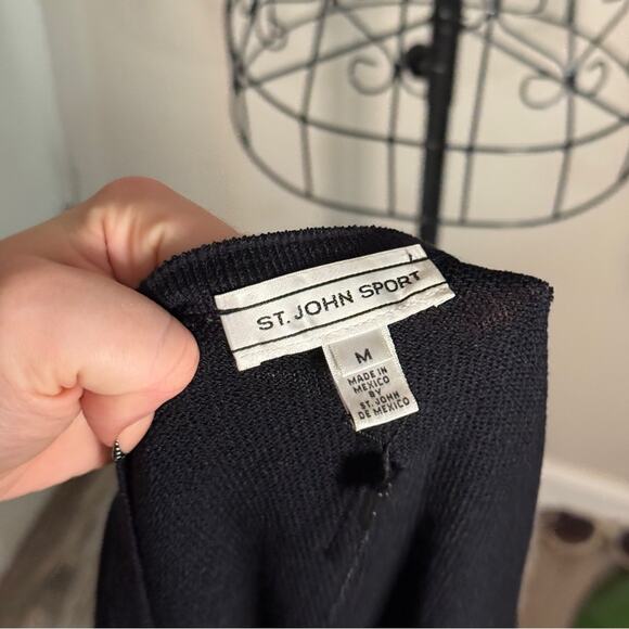 St. John Sport Round Neck Long Sleeve Knit Top sz M - Picture 5 of 9